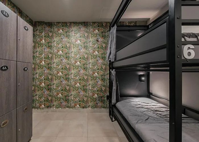 The Tropical Nest Womens Shared Hostal